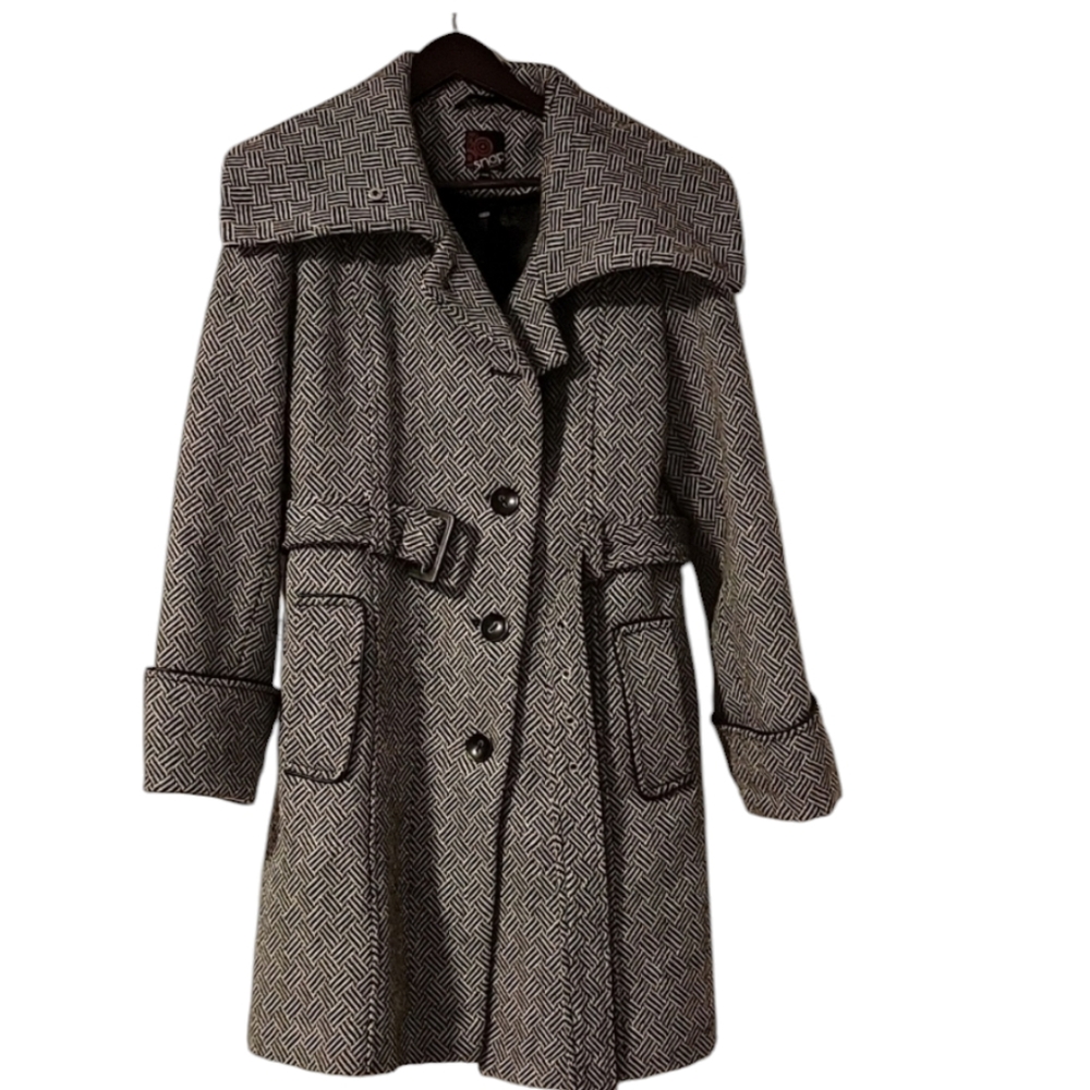 Snap Black Trench Coat with Elegant Structure and Wide Collar